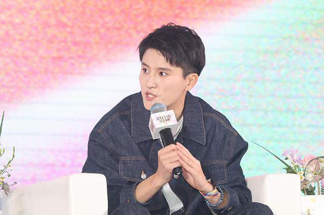 室友让我喂他吃我的j精子